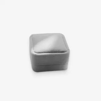 Gray Flannel Jewelry Gift Box: Soft, Gift-Ready Style