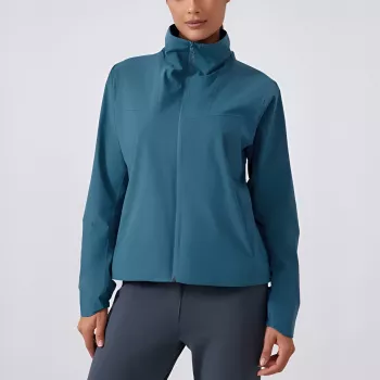 Women’s Fleece-Lined Softshell Windbreaker: Light & Warm