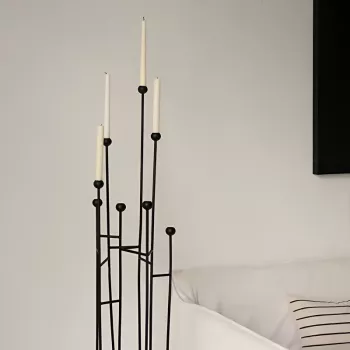 Minimalist Iron Floor Candle Holders: Height & Glow